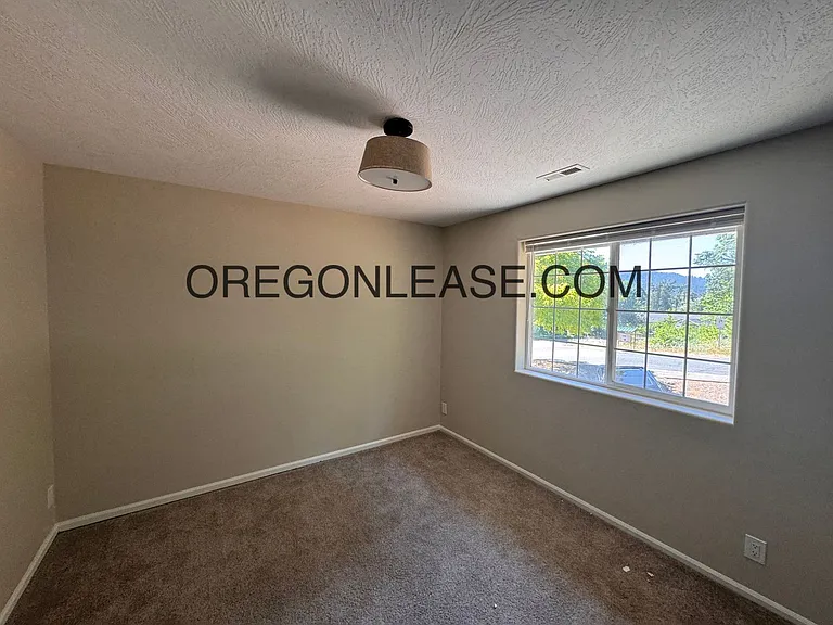 420 Holly Ave — Photo 13