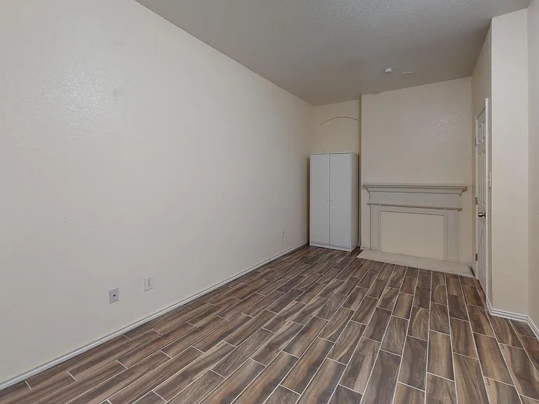 8101 Southern Pine Way — Photo 13
