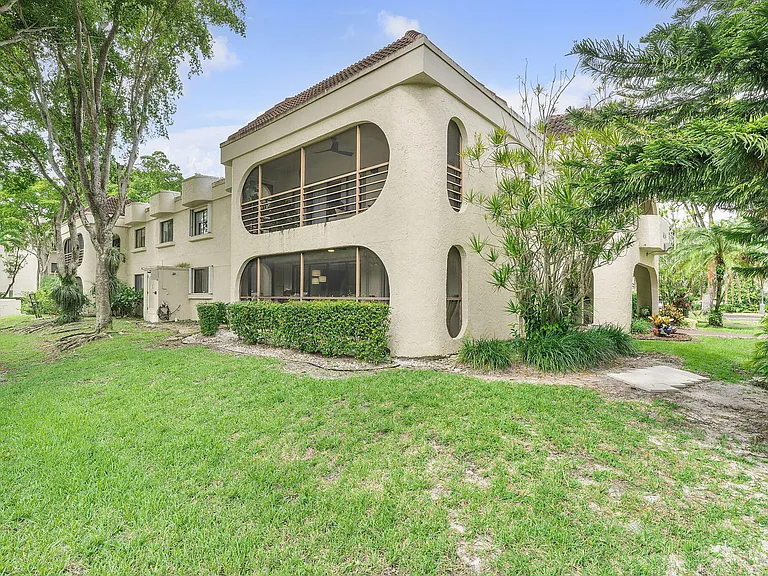 6314 Longboat Ln W — Photo 3