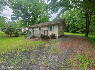 12 Sensentine Rd, Waymart, PA 18472