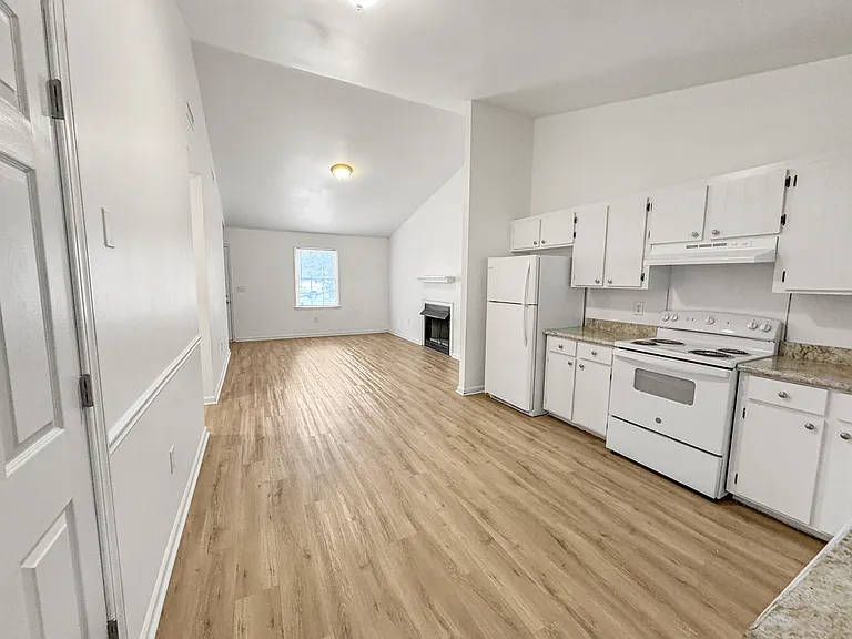 105 Browning Ln — Photo 4