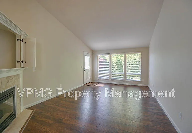 2115 NW 143rd Cir — Photo 13