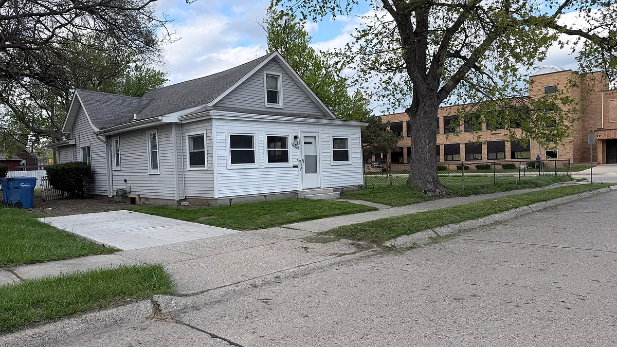 Building Photo - 8309 Maxwell Ave