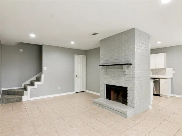 8540 Glen Meadow Ln, Beaumont, TX 77706