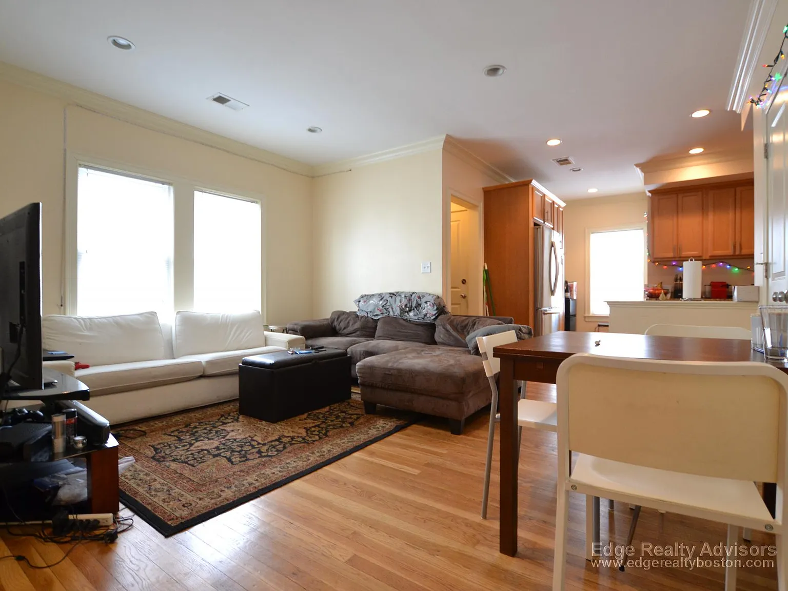 4 bed, 1600 sqft, $3,700 — Photo 4