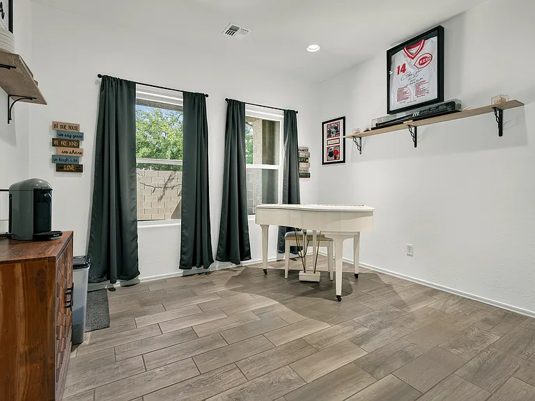 652 Brindle Dr — Photo 13