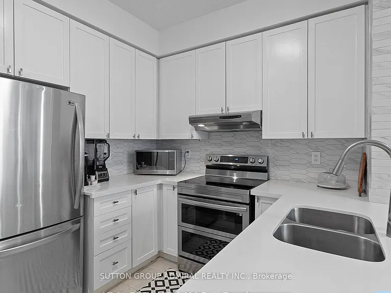 555 Yonge St #510 — Photo 27
