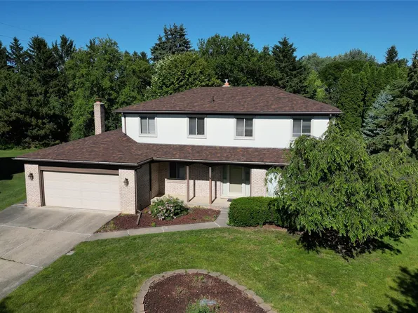 16966 White Haven Dr, Northville, MI 48168
