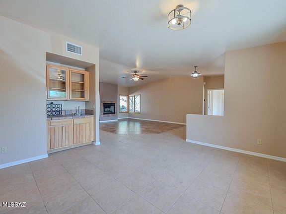 5th image of 4931 N Hidden Valley Rd