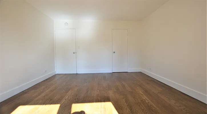 Rented by Manhattan Realty Group | media 14