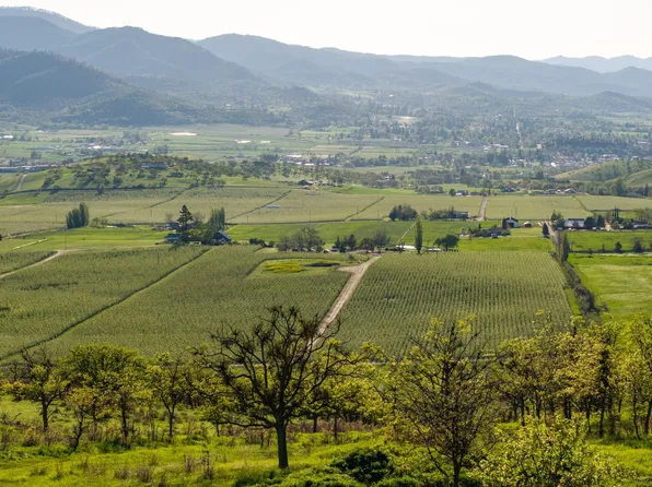 540 N Valley View Rd, Ashland, OR 97520
