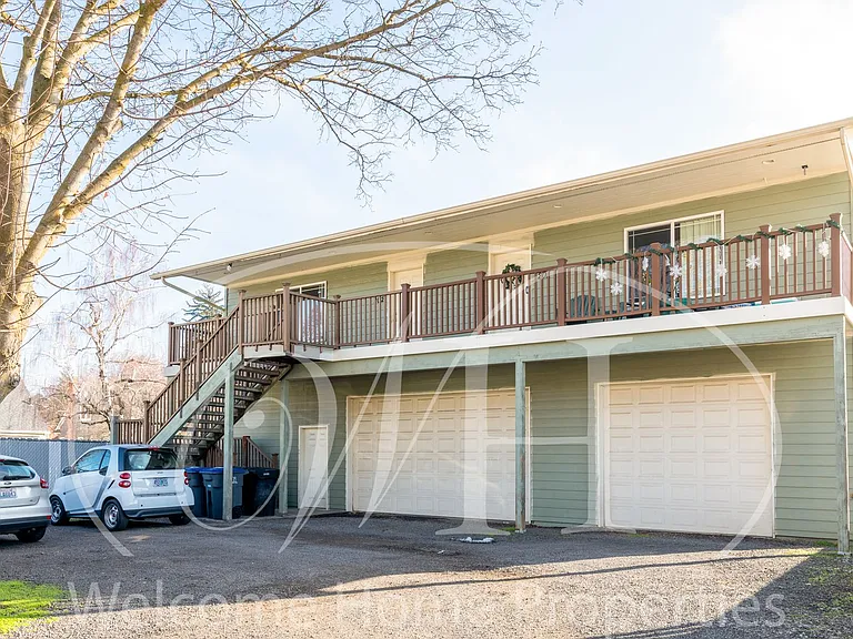132 E Birch St — Photo 1