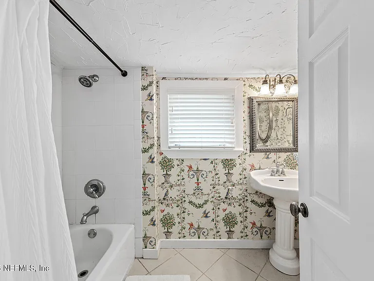 2813 Princeton Ave — Photo 17