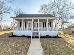405 S Main St, Dickson, TN 37055