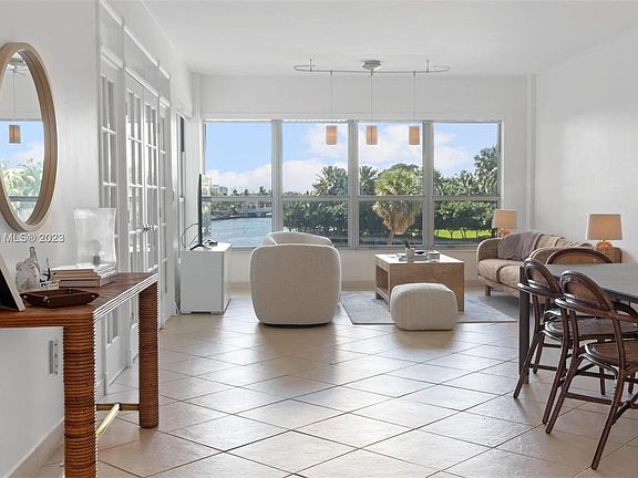 5th image of 9102 W Bay Harbor Dr #3-B