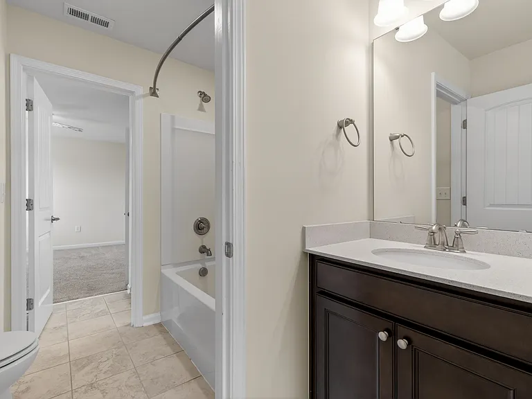 2112 Turling Way — Photo 32
