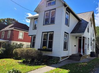 28 Abbott St, Hoosick Falls, NY 12090
