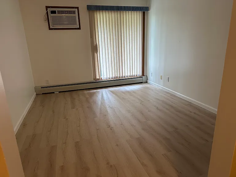 35 Nathan Ln N #121 — Photo 14