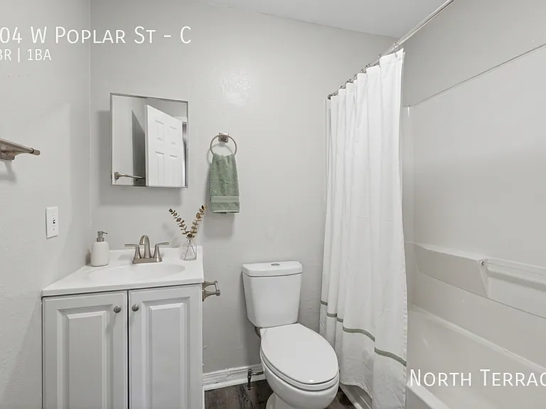Poplar Place — Photo 32