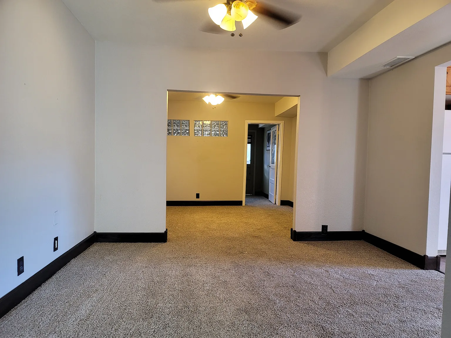 2 bed, 1200 sqft, $1,795 — Photo 2