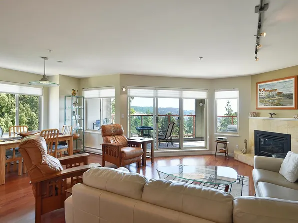 5780 Trail Ave #301, Sechelt, BC V7Z 0K5