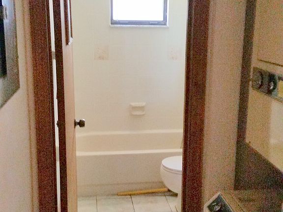 5th image of 5558 NW 62nd Pl