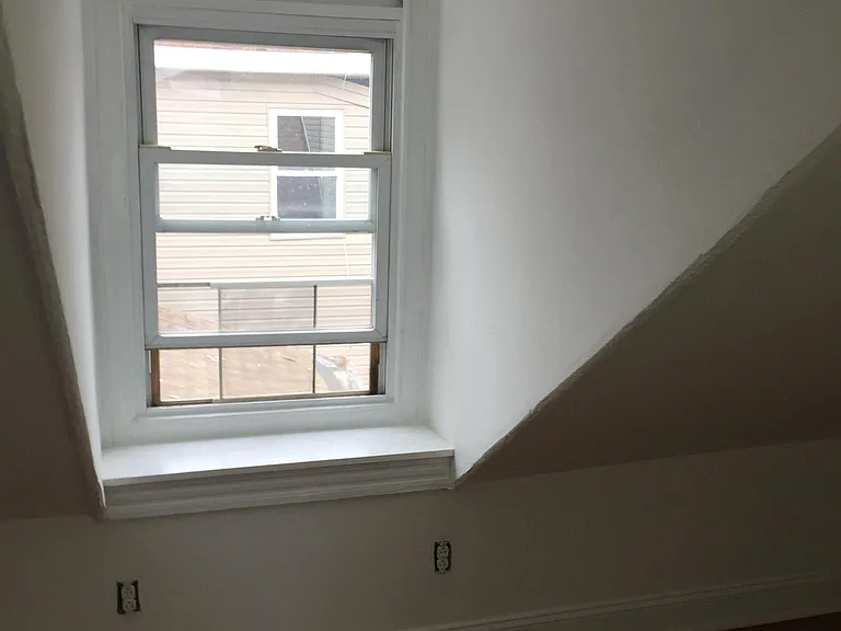 1130 N St — Photo 12