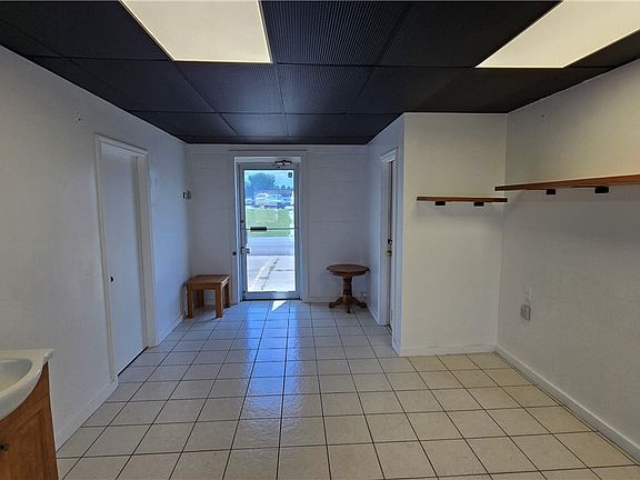 5th image of 209 Lee St