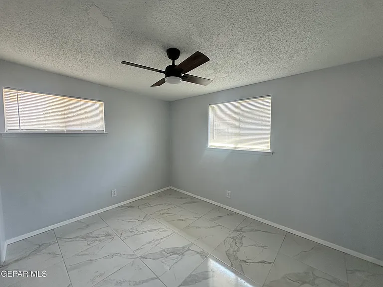 5104 Paris Ave — Photo 9