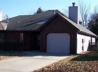 224 Summertree Ln, Lawrence, KS 66049