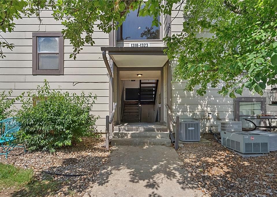1st image of 1318 Westbrooke St