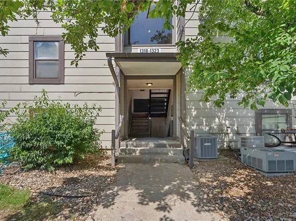 1318 Westbrooke St, Lawrence, KS 66049