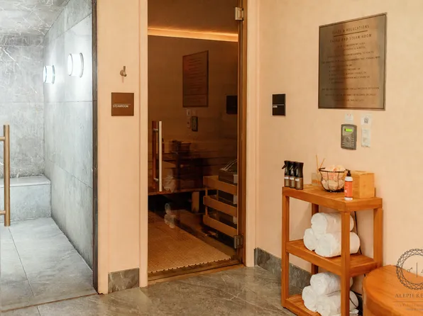 50 United Nations Plaza image 26 of 30