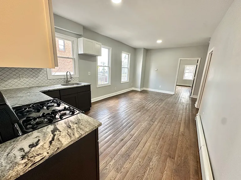 8 William St #1L — Photo 5
