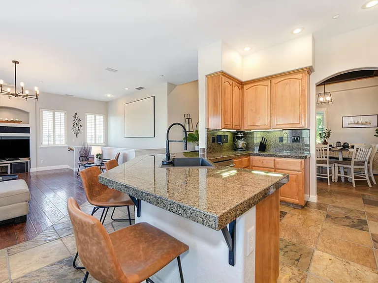 7029 Pembroke Way — Photo 30