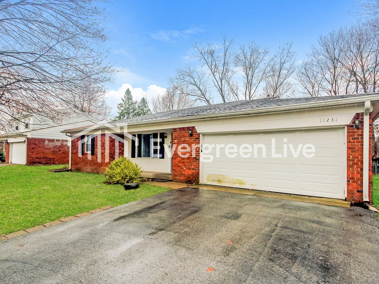 3 bed, 1.5 bath, 1304 sqft, $1,545 — Photo 3