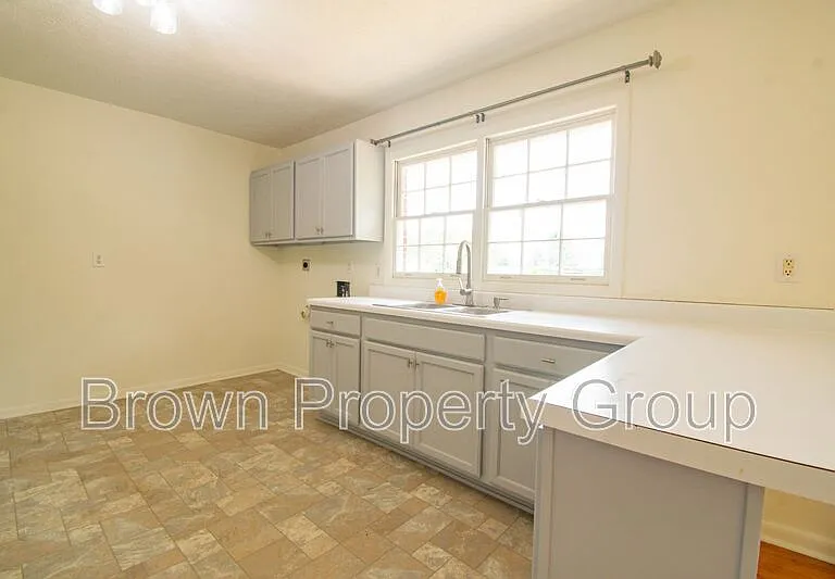 4408 Wellington Dr — Photo 7