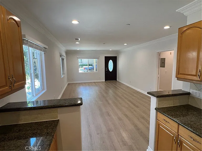 517 Concord St — Photo 15