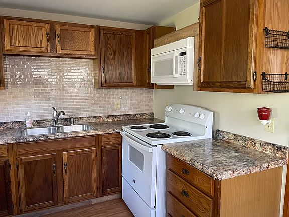 5th image of 1444 Belfast Rd