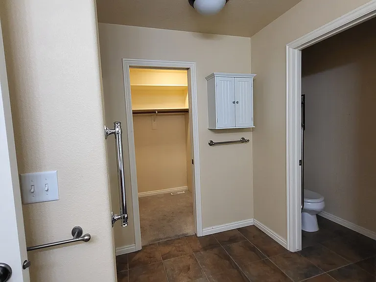 987 Concord St — Photo 10