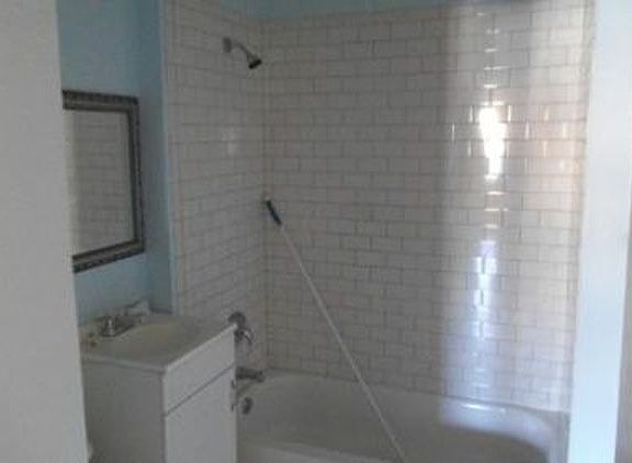2nd image of 595 Colonial Cir SE APT 2