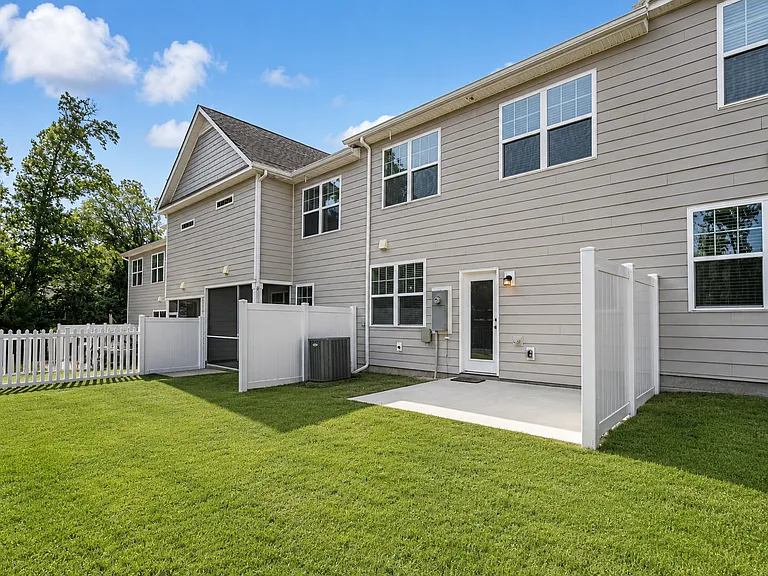 908 Park Bend Trl — Photo 28