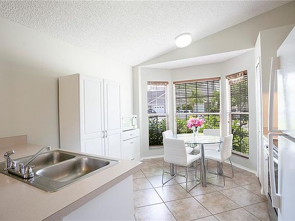 4th image of 7980 Sagebrush Pl