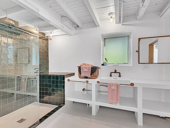 5th image of 355B Beach 87 St