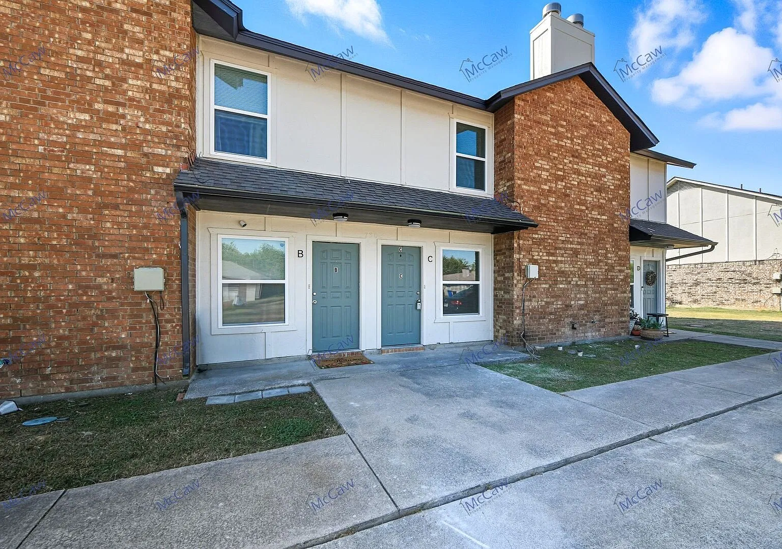 Fully-Updated Townhome - 2/1.5 in Keller! — Photo 2