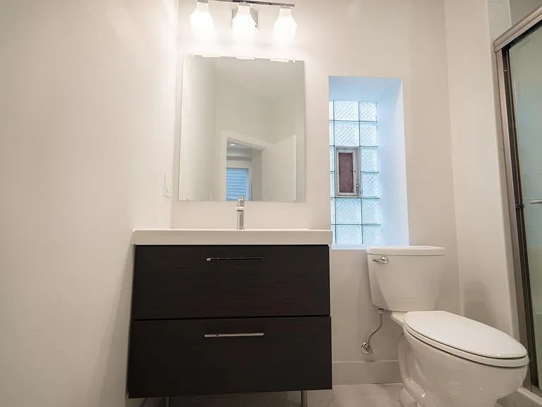 1809 W Superior St #2R — Photo 4