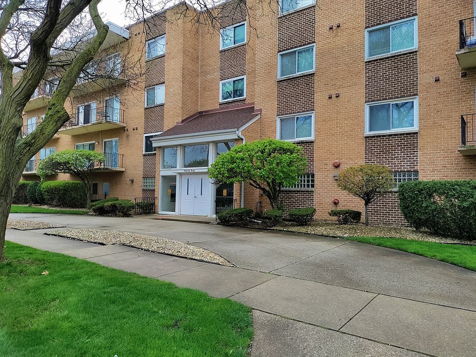 1st image of 9620 S Komensky Ave APT 108