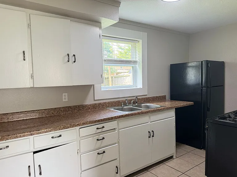 408 W Grove Ave #B — Photo 18
