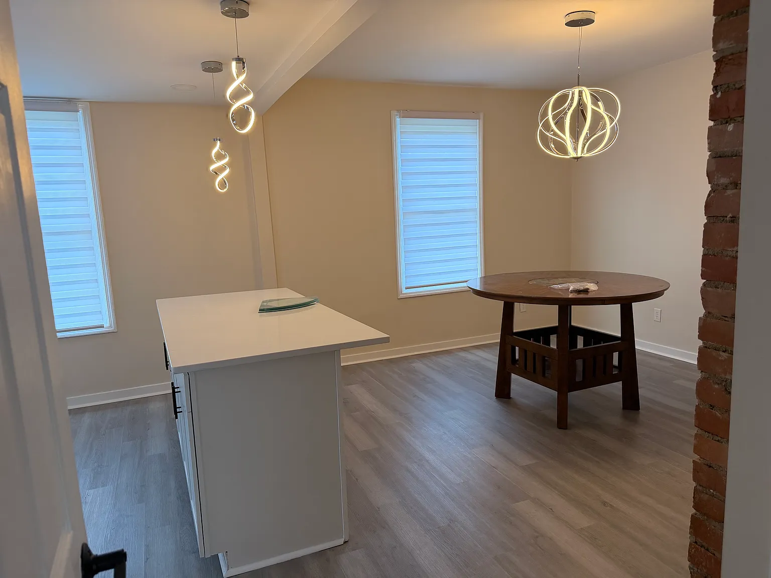 2 bed, 1009 sqft, $1,900 — Photo 4