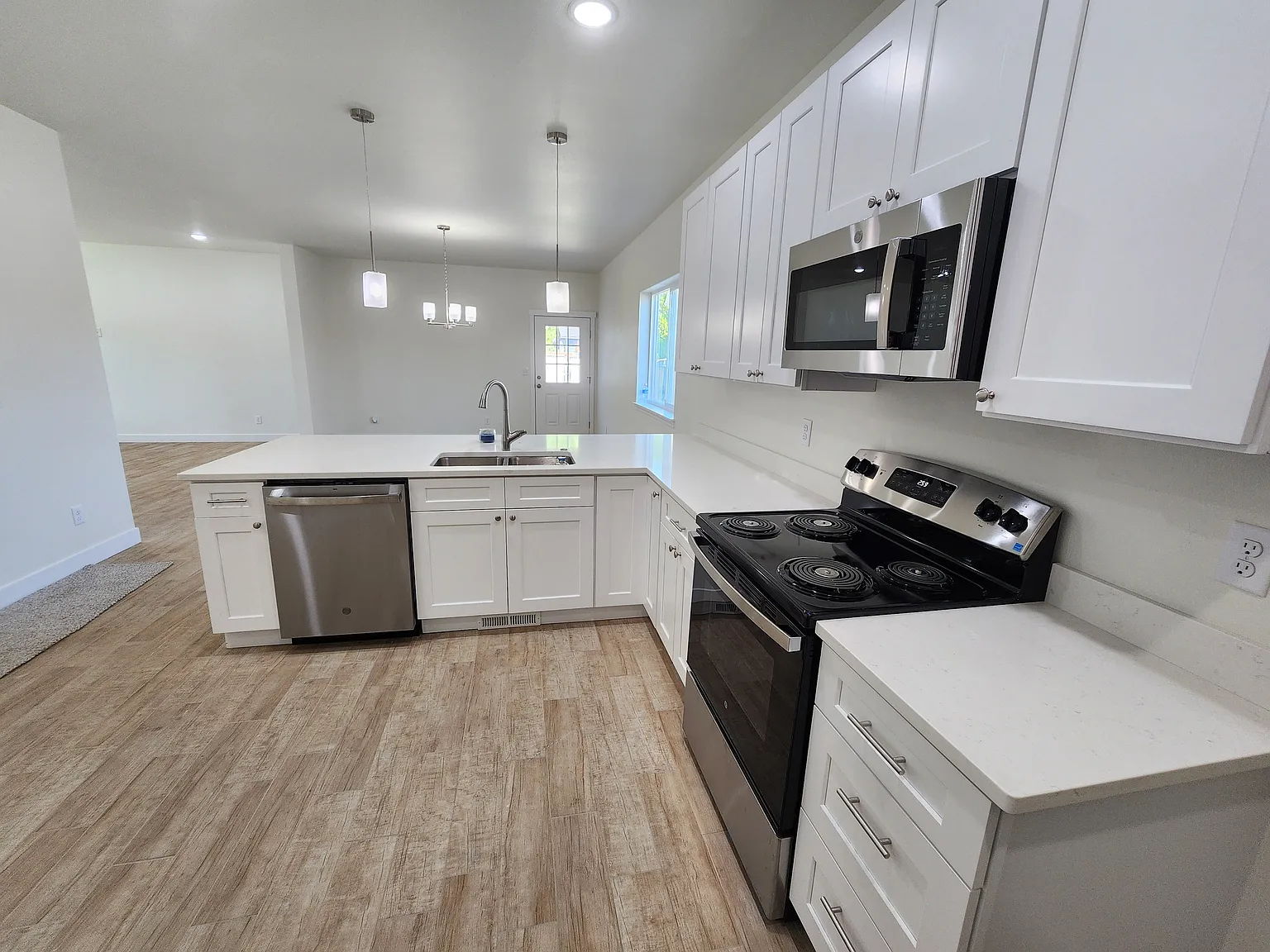 14 E Naches Ave #B photo 1